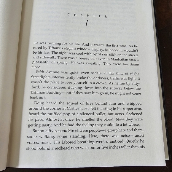 Hot Ice By Nora Roberts, Hardcover with Dust Jacket, Vintage, General Wear - Picture 8 of 8